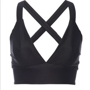 Good American plunging Glossy sports bra